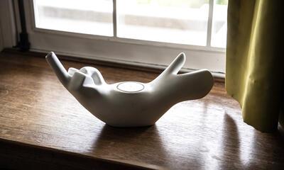 Hugo Meert, theepot Fuck-T, prototype 1989 / editie 1996, zwart of wit geglazuurd porselein