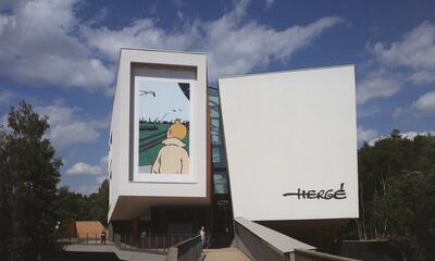 Nieuw in Louvain-la-Neuve - Vlug, Bobbie, naar het Hergé Museum