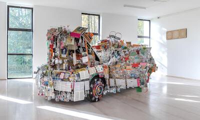 Thomas Hirschhorn - Spinoza Car