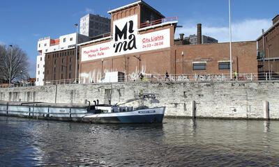 Het MIMA in de voormalige Belle-Vue-brouwerij aan het kanaal in Molenbeek 