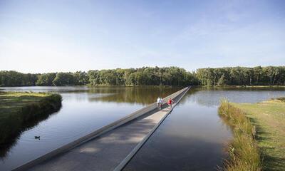 Fietsen door het water Bokrijk