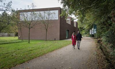 Het nieuwe collectiepaviljoen van het openluchtmuseum Middelheim, in een gebouw van architect Stéphane Beel