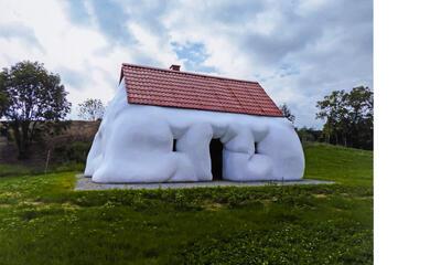 Erwin Wurm, Fat House 2003. Middelheim