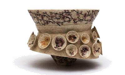 Trias Beige, 2008, techniek: mix porselein/klei, draaien, assembleren, Bone China engobes, Kris Campo