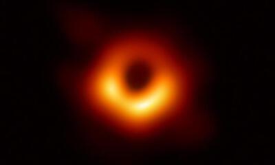 Trou noir au centre de la galaxie Messier 87