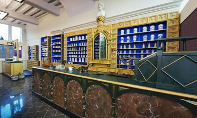 Apotheekmuseum in Maaseik, Interieur van de apotheek na de restauratie