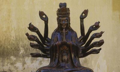 Avalokitesvara, boeddhistische godheid, Noord-­Viëtnam, 18de eeuw, gelakt hout,