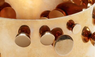 Pol Bury, Zonder titel, 1968 (gouden armband, detail) 