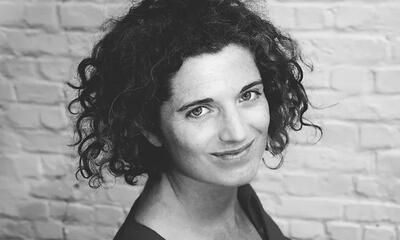 Portret Julie Decubber