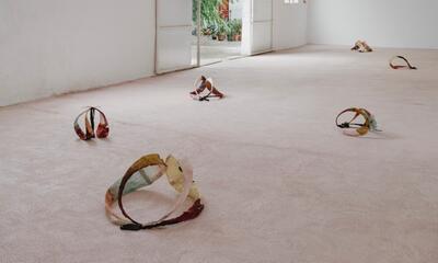 Antonia Brown in Tournure, Lucas Hirsch, Dusseldorf