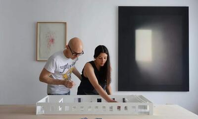 Rachel Labastie en Nicolas Delprat aan het werk in hun atelier in Anderlecht 2024