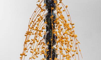 Mehdi-Georges Lahlou, In de schaduw van de palmbomen, Totem Dadelpalm, 2024