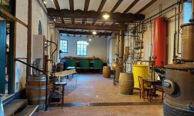 Jenevermuseum - De stookzaal van het museum, met de authentieke stookinstallatie