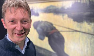 Verhaalvertelling door Helmut Lotti bij het werk De Bootslepers