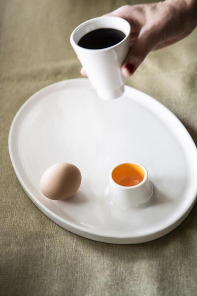 Hugo Meert, ontbijtset Egg & Cup, 2016, geglazuurd porselein