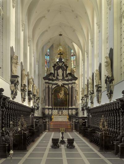 Het middenschip met het hoogaltaar SINT-PAULUSKERK, ANTWERPEN