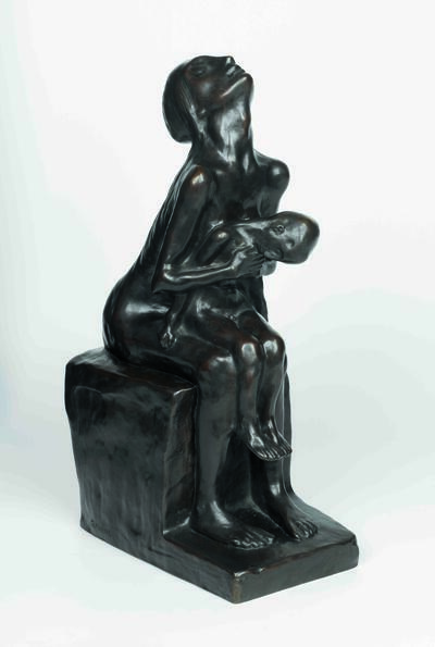 George Minne, Moeder beweent haar dode kind, 1886, brons, 45,5 x 16,5 x 27 cm