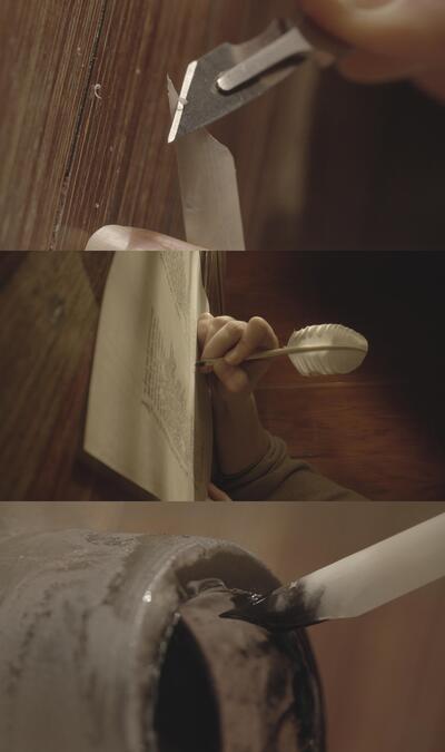 Na het trekken van de schrijflijnen, het scherpen van de pen en het bereiden van de inkt kon de kopiist aan het werk. Stills uit de film die te zien is in het KBR museum