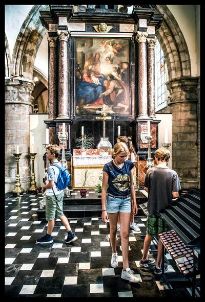 Van Dyck op zijn best in de eigen stijl met De aanbidding der herders (1631) in de Onze-Lieve-Vrouwekerk in Dendermonde