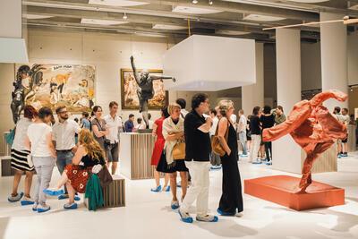Zaalzicht van de tentoonstelling Zot Geweld Dwaze Maagd, 2016