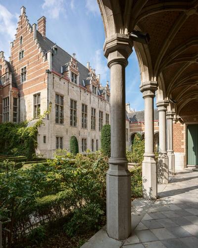 Het Hof van Savoye, het Paleis van Margareta van Oostenrijk, in de Keizerstraat in Mechelen is een van de eerste renaissancegebouwen in de Lage Landen