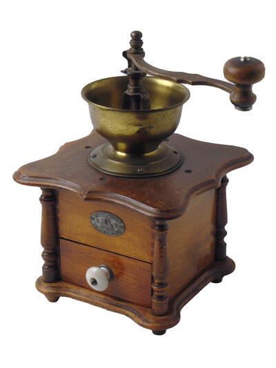 Een koffiemolen uit de tijd van toen: die staat dichter bij de toekomst dan we denken COLLECTIE HUIS VAN ALIJN, GENT
