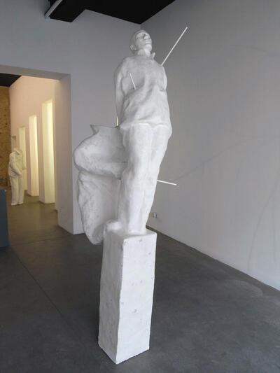 Erlend Van Landeghem, Pijn, 2009, polyester, 233 x 60 x 90 cm