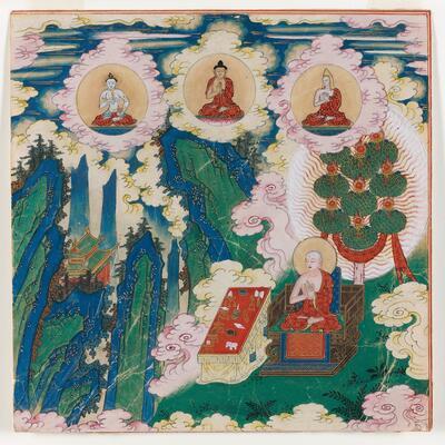 De protagonist, gezeten op een troon voor een tafel met rituele voorwerpen, maakt handgebaren. Zo eert hij de godheid Vajrasattva, de Boeddha en zijn lama, die in het wolkendek verschijnen. Het blauwgroene landschap en de sierlijk krullende gele en roze wolken roepen de hofschilderkunst van de vroege Ming-dynastie (1368-1644) in herinnering. Onderzoek heeft uitgewezen dat de miniaturenreeks wellicht een op een origineel uit de Ming-dynastie gebaseerde kopie uit de Qing-dynastie (1644-1912) is. Papier, natuu