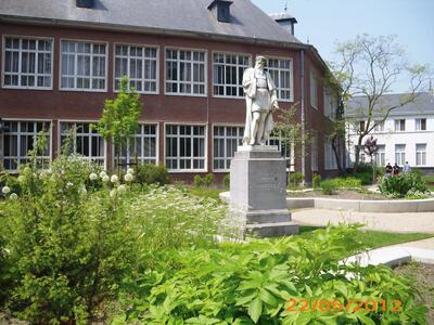Jozef Tuerlinckx, Standbeeld van Rembert Dodoens, 1849, Kruidtuin, Mechelen