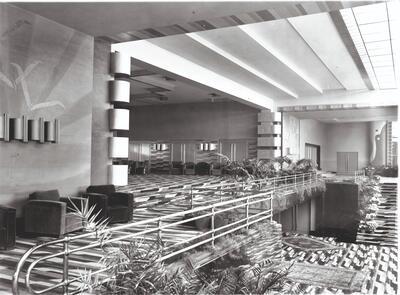 De grote traphal van het casino van Knokke, 1930