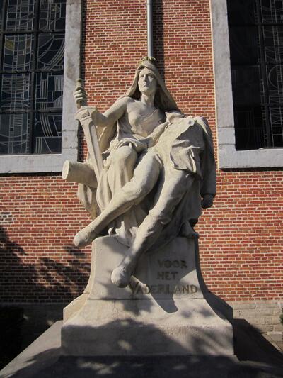 Jan Gerrits (beeldhouwer), monument voor de gesneuvelden van de Eerste Wereldoorlog, Sint-Guibertusplein, Itegem (Heist-op-den-Berg), inhuldiging 1922