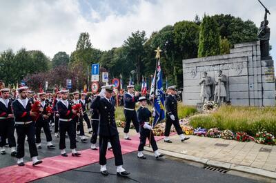 Een eredetachement van de Franse school voor marinefuseliers in Lorient en een delegatie van het Franse commando- en landingsschip BPC Dixmude namen in oktober 2014 deel aan de herdenkingsplechtigheid bij het monument voor de gesneuvelde Franse marinefuseliers in Melle