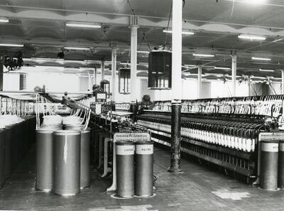 Binnenzicht van de voormalige katoenspinnerij die tot 1976 in het huidige museumgebouw huisde. COLLECTIE INDUSTRIEMUSEUM