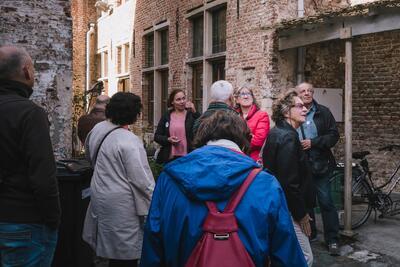 Wandeling langs fabrieken en beluiken