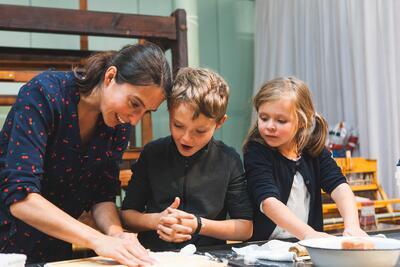 Tijdens workshops maak je in het Industriemuseum kennis met oude technieken.