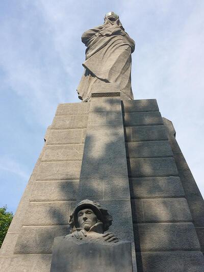 Pieter Braecke, IJzergedenkteken, Sluizencomplex, Nieuwpoort, inhuldiging in het eeuwfeestjaar 1930