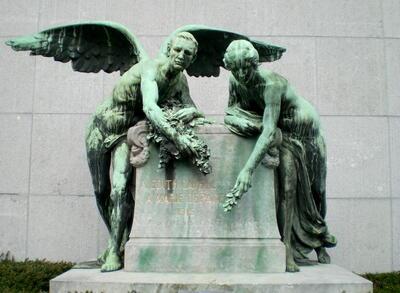 Paul Du Bois (beeldhouwer), monument voor Edith Cavell en Marie Depage, Edith Cavellstraat, Ukkel, inhuldiging 15 juli 1920