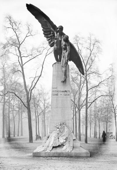 Pierre De Soete (beeldhouwer), monument ter ere van de gevallen vliegeniers, Franklin Rooseveltlaan, Brussel, inhuldiging 6 juni 1926