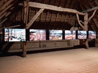 Frits Jeuris, video-installatie The Lost Season, in opdracht van het Openluchtmuseum Bokrijk n.a.v. De wereld van Bruegel, 2018