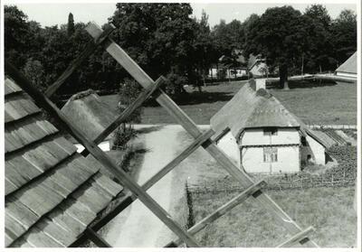 Zicht op de ‘Bruegelhoeve’ in het Openluchtmuseum Bokrijk (1967)