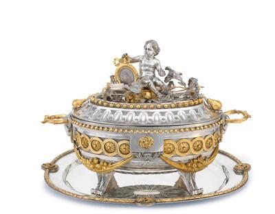Johannes Cornelius Hendrickx, terrine op schotel, 1782, Mechelen, zilver en vergulding Permanente bruikleen van de Koning Boudewijnstichting: Fonds Léon Courtin-Marcelle Bouché Foto: Hugo Maertens