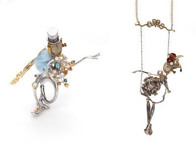 Ohtsuki Asako, parure La Dame aux Camelias, 2007, diamant, goud, witgoud en parels De inspiratie voor dit stuk haalde de ontwerper bij De dame met de camelia’s van de Franse schrijver Alexander Dumas waarin de jonge Armand verliefd wordt op de courtisane Marguerite Permanente bruikleen van Intralcor nv Foto: Dominique Provost