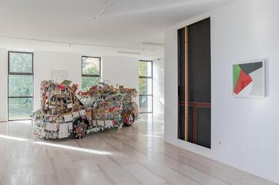 Thomas Hirschhorn - Spinoza Car 