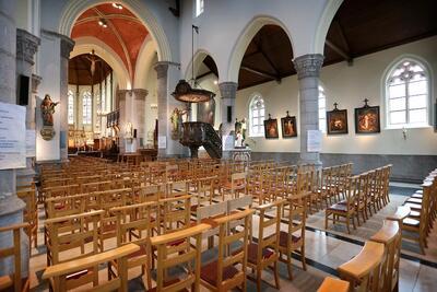 Het interieur van de Sint-Petrus en Sint-Pauluskerk