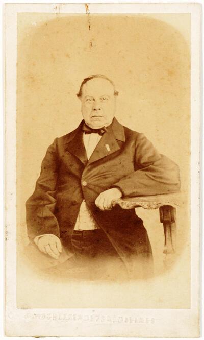 Stadsarchivaris Pieter-Jozef Van Doren (°Leuven 1808 - + Mechelen 1870), die voor het eerst in 1860 het bestaan van het Mechels Koorboek signaleerde, petrus alamire,