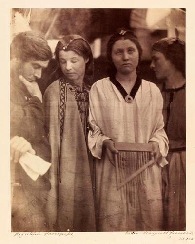 Julia Margaret Cameron, Saint Cecilia, after the manner of Raphael, 1864-65, albuminedruk  van een nat collodiumnegatief, fotografie