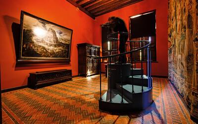 De Babelkamer met onder andere: Maarten van Valckenborgh, De toren van Babel, ca. 1595, olie op paneel,