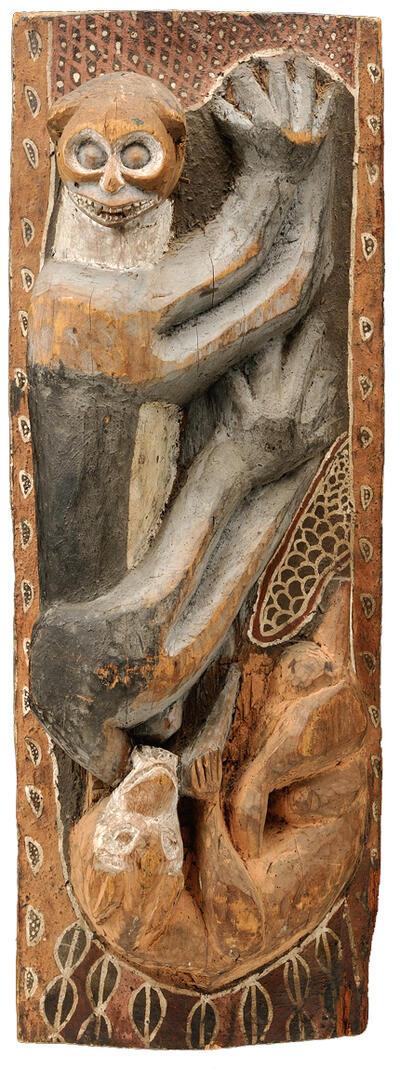Reuzemaskers, Kikaku-paneel, structuur die verband houdt met de besnijdenisrituelen, Nkanu, hout en pigmenten, 91 x 33 x 14 cm, Collectie KMMA Tervuren