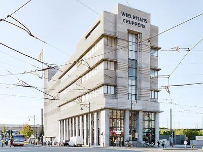 Het kunstencentrum Wiels in de voormalige brouwerij, één van de zeldzame overblijfselen van modernistische industriële architectuur in Brussel