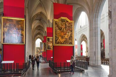 Onze-Lieve-Vrouwekathedraal, De tentoonstelling Reünie brengt enkele altaarstukken uit de kathedraal, sinds 1815 bewaard in het museum voor Schone Kunsten, terug op hun plek van oorsprong